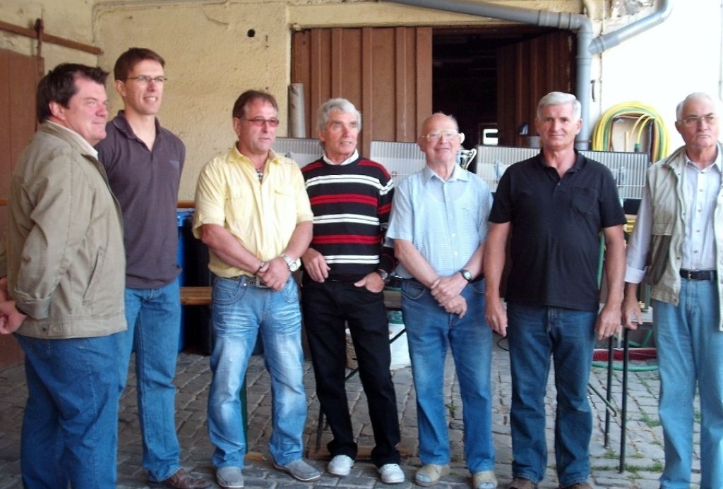 16. Zuechtertreffen mit Jungvogel und Babyschau 023.JPG